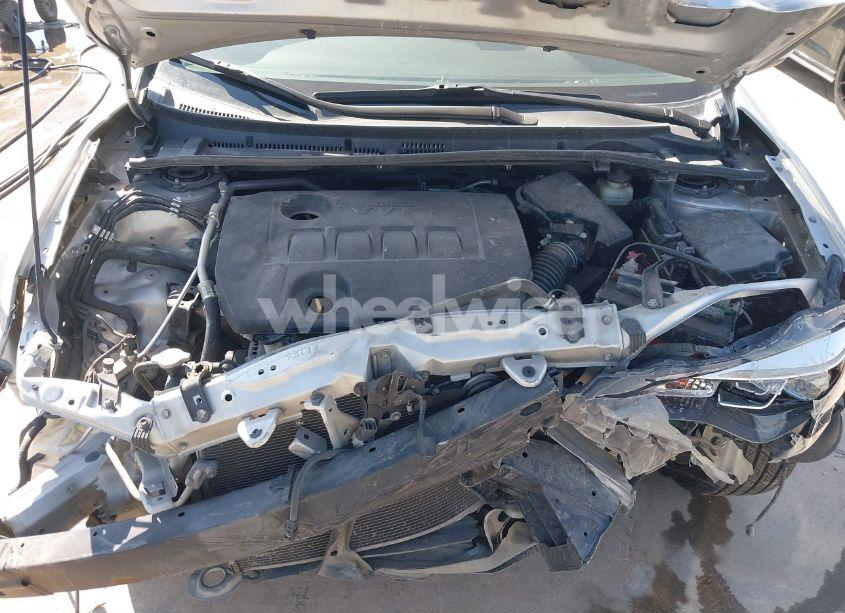 Photo 10 of 2018 Toyota Corolla SE (VIN 2T1BURHEXJC014934)