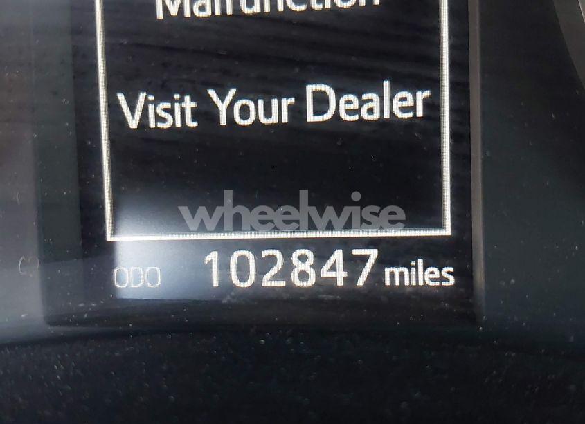 Photo 15 of 2018 Toyota Corolla SE (VIN 2T1BURHEXJC014934)