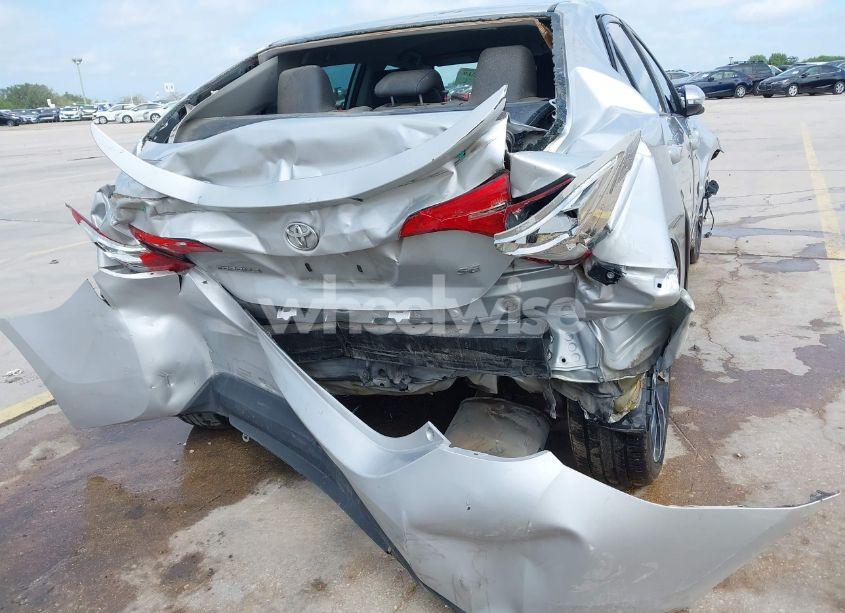 Photo 17 of 2018 Toyota Corolla SE (VIN 2T1BURHEXJC014934)