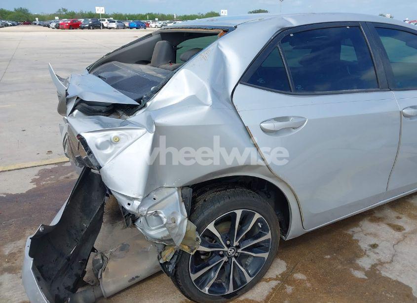 Photo 18 of 2018 Toyota Corolla SE (VIN 2T1BURHEXJC014934)