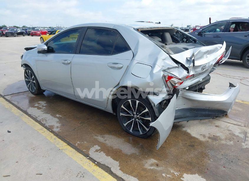 Photo 3 of 2018 Toyota Corolla SE (VIN 2T1BURHEXJC014934)