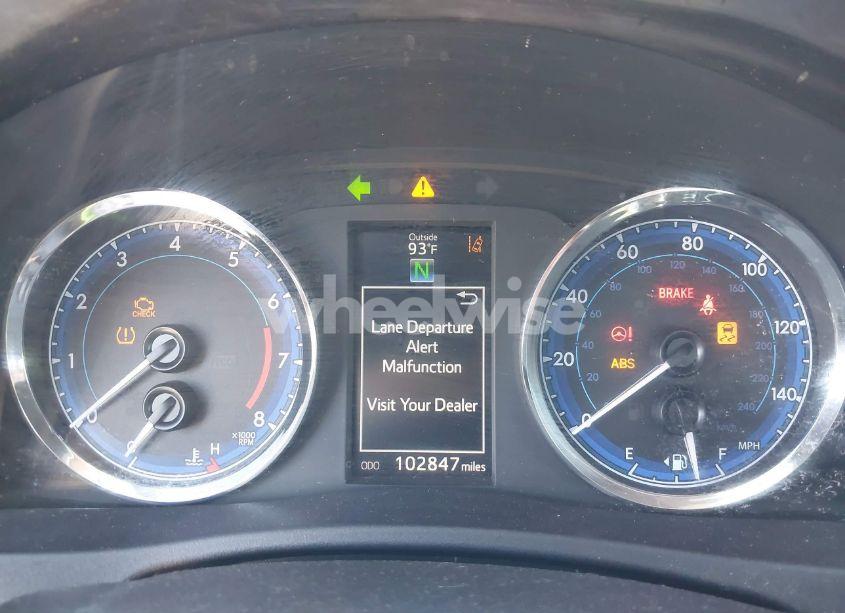 Photo 7 of 2018 Toyota Corolla SE (VIN 2T1BURHEXJC014934)