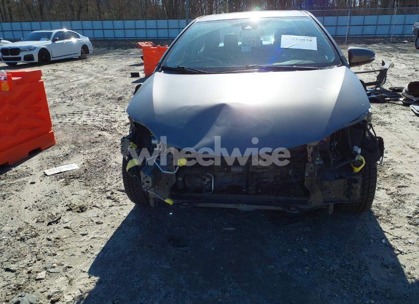 Photo 13 of 2018 Toyota Corolla SE (VIN 2T1BURHEXJC015856)
