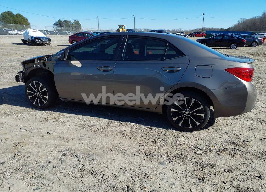 Photo 15 of 2018 Toyota Corolla SE (VIN 2T1BURHEXJC015856)