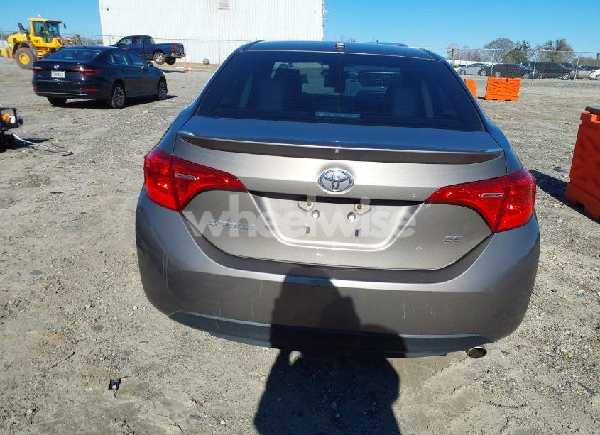 Photo 17 of 2018 Toyota Corolla SE (VIN 2T1BURHEXJC015856)
