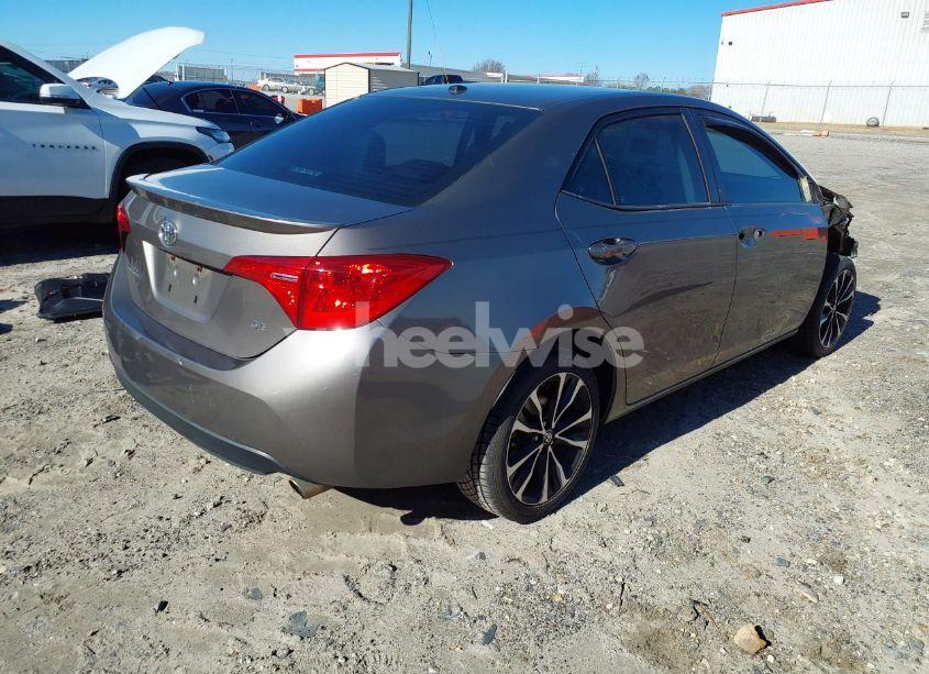 Photo 4 of 2018 Toyota Corolla SE (VIN 2T1BURHEXJC015856)