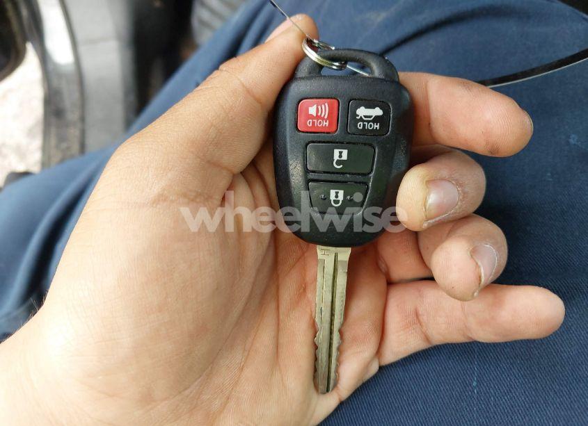 Photo 11 of 2018 Toyota Corolla LE (VIN 2T1BURHEXJC024475)