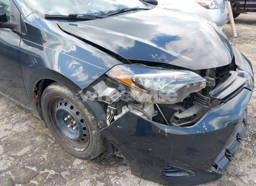 Photo 6 of 2018 Toyota Corolla LE (VIN 2T1BURHEXJC024475)