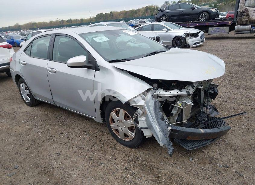 2018 Toyota Corolla LE (VIN 2T1BURHEXJC031295) main photo