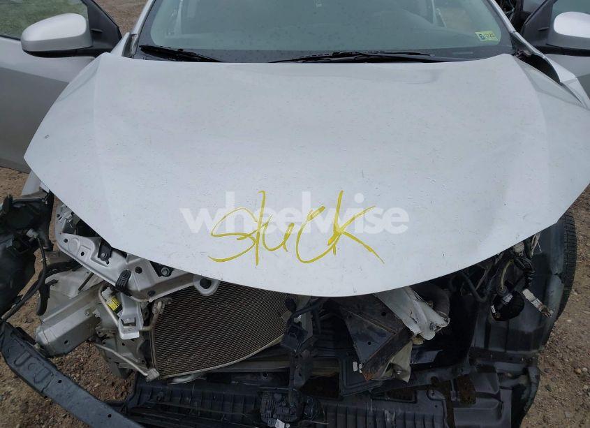 Photo 10 of 2018 Toyota Corolla LE (VIN 2T1BURHEXJC031295)