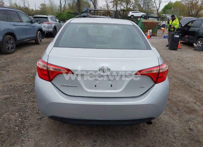 Photo 17 of 2018 Toyota Corolla LE (VIN 2T1BURHEXJC031295)