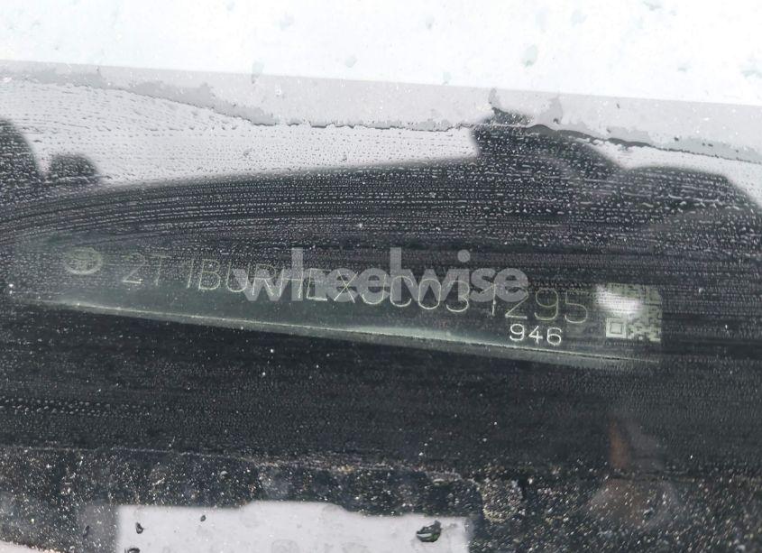 Photo 18 of 2018 Toyota Corolla LE (VIN 2T1BURHEXJC031295)