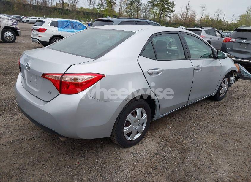 Photo 4 of 2018 Toyota Corolla LE (VIN 2T1BURHEXJC031295)