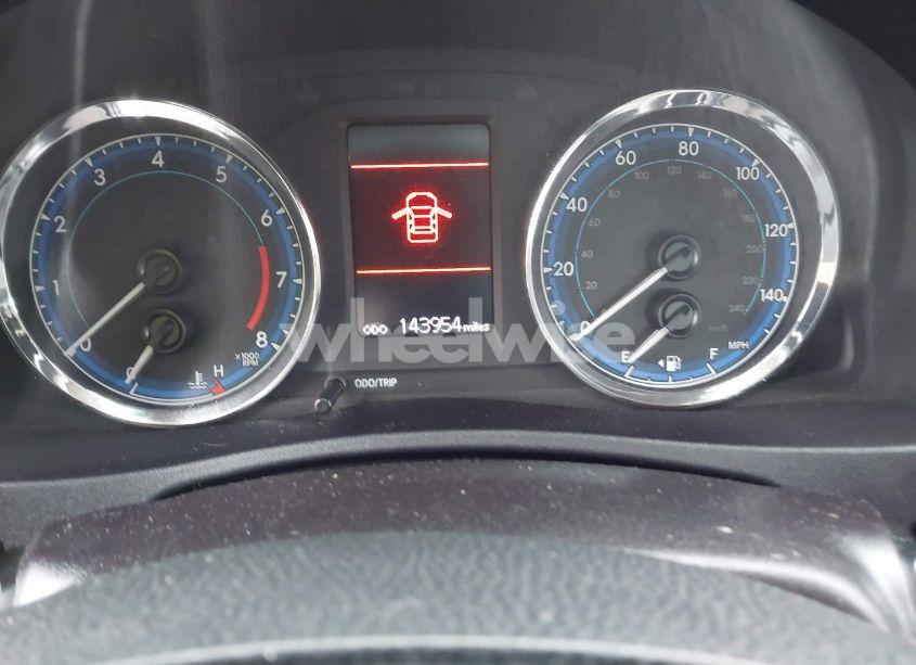 Photo 7 of 2018 Toyota Corolla LE (VIN 2T1BURHEXJC031295)