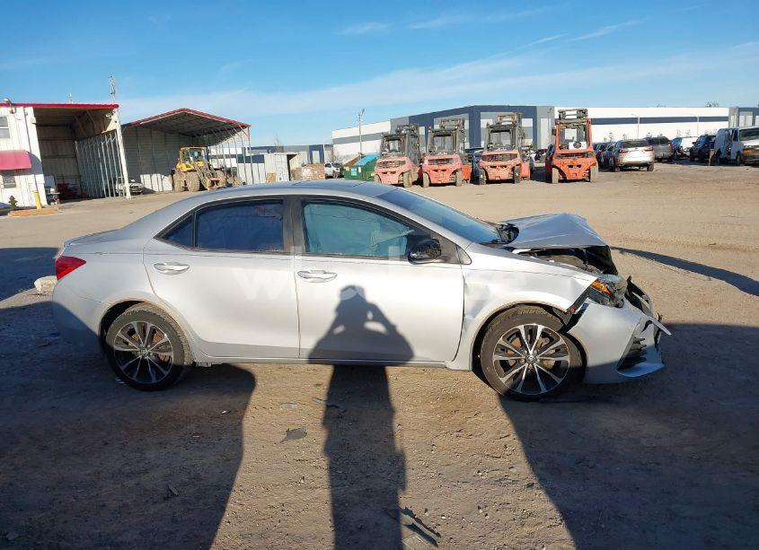 Photo 13 of 2018 Toyota Corolla L/LE/XLE/SE/XSE (VIN 2T1BURHEXJC033824)