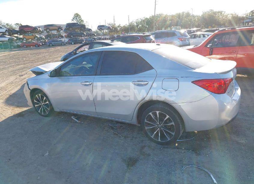 Photo 14 of 2018 Toyota Corolla L/LE/XLE/SE/XSE (VIN 2T1BURHEXJC033824)