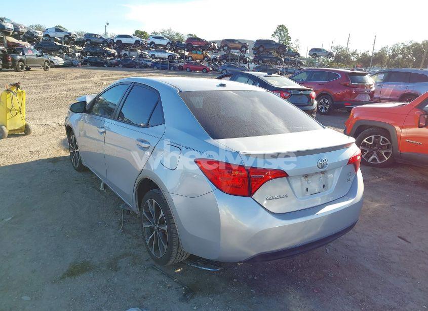 Photo 3 of 2018 Toyota Corolla L/LE/XLE/SE/XSE (VIN 2T1BURHEXJC033824)
