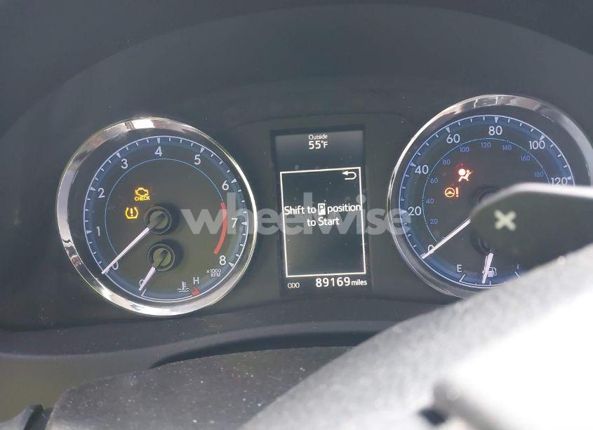 Photo 7 of 2018 Toyota Corolla L/LE/XLE/SE/XSE (VIN 2T1BURHEXJC033824)