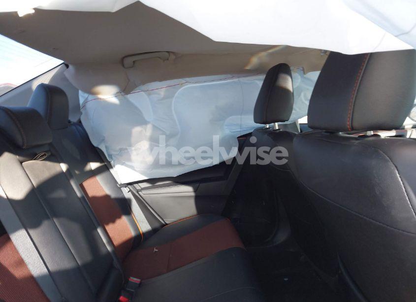 Photo 8 of 2018 Toyota Corolla L/LE/XLE/SE/XSE (VIN 2T1BURHEXJC033824)