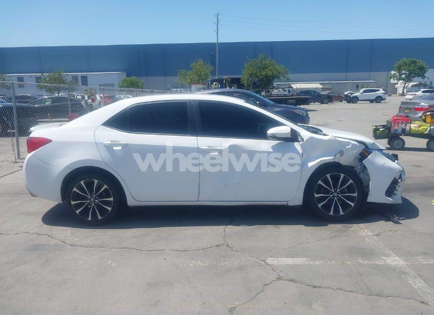 Photo 13 of 2018 Toyota Corolla SE (VIN 2T1BURHEXJC040689)