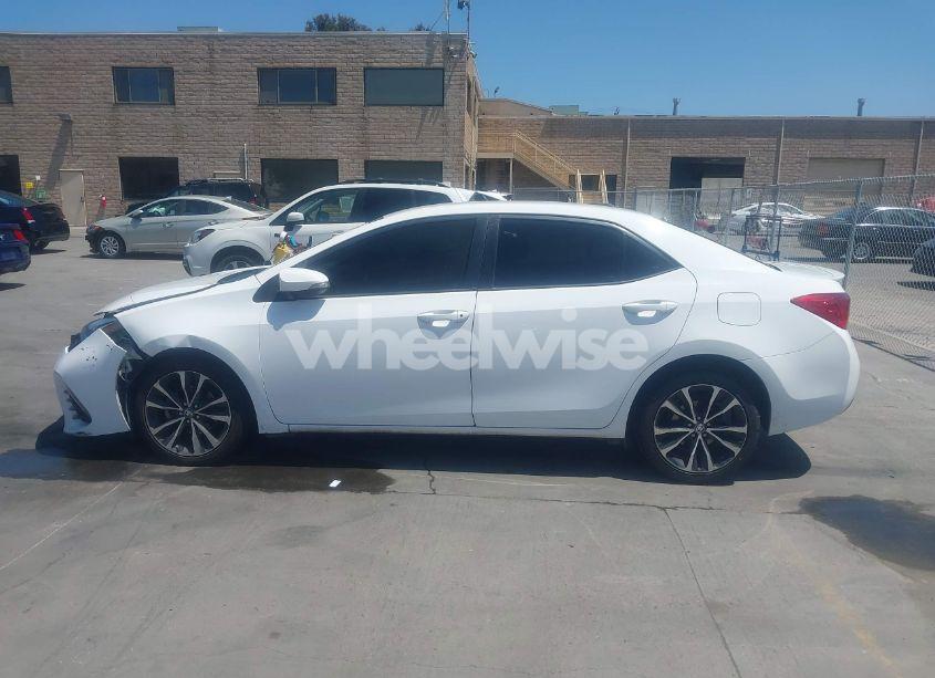 Photo 14 of 2018 Toyota Corolla SE (VIN 2T1BURHEXJC040689)