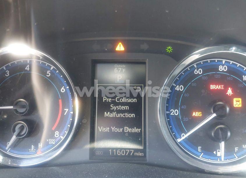 Photo 7 of 2018 Toyota Corolla SE (VIN 2T1BURHEXJC040689)