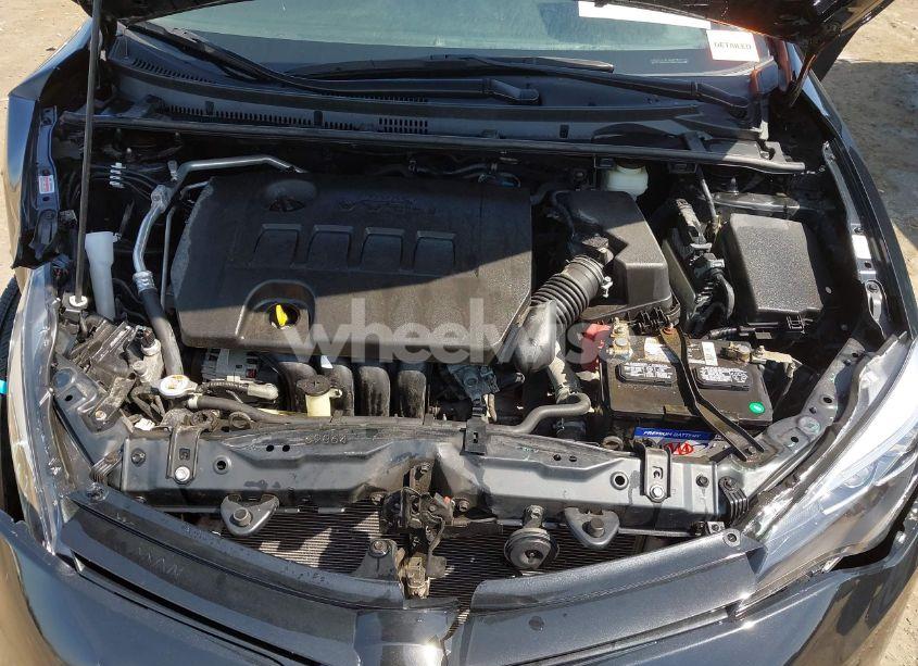 Photo 10 of 2018 Toyota Corolla XLE (VIN 2T1BURHEXJC041681)