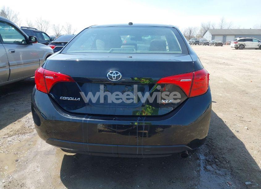 Photo 17 of 2018 Toyota Corolla XLE (VIN 2T1BURHEXJC041681)
