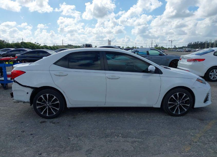 Photo 13 of 2018 Toyota Corolla SE (VIN 2T1BURHEXJC064376)