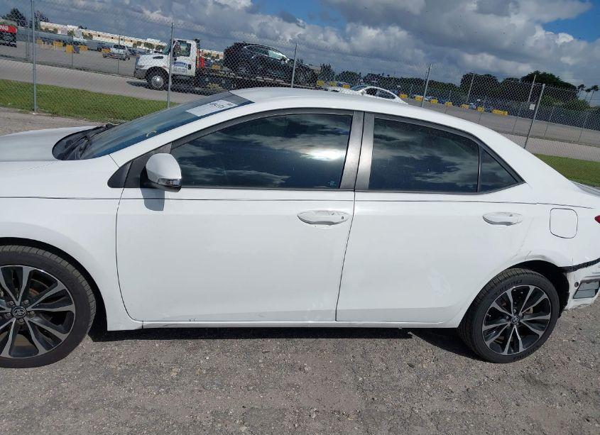 Photo 14 of 2018 Toyota Corolla SE (VIN 2T1BURHEXJC064376)