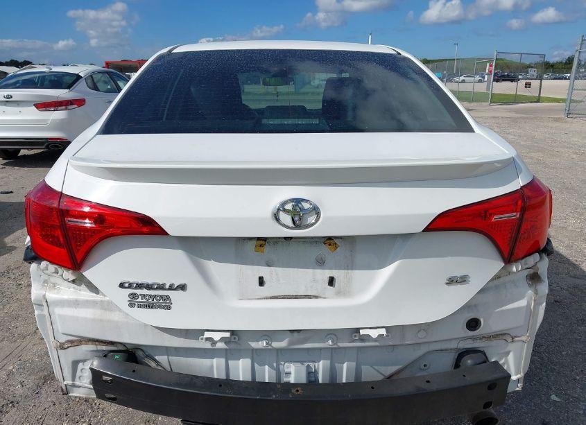 Photo 16 of 2018 Toyota Corolla SE (VIN 2T1BURHEXJC064376)