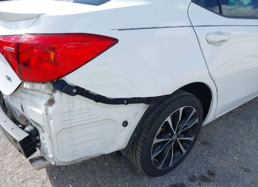 Photo 18 of 2018 Toyota Corolla SE (VIN 2T1BURHEXJC064376)