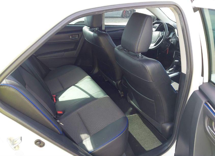 Photo 8 of 2018 Toyota Corolla SE (VIN 2T1BURHEXJC064376)