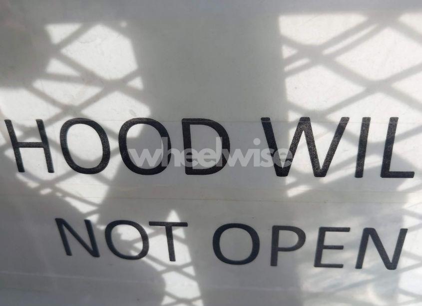 Photo 10 of 2018 Toyota Corolla LE (VIN 2T1BURHEXJC064457)