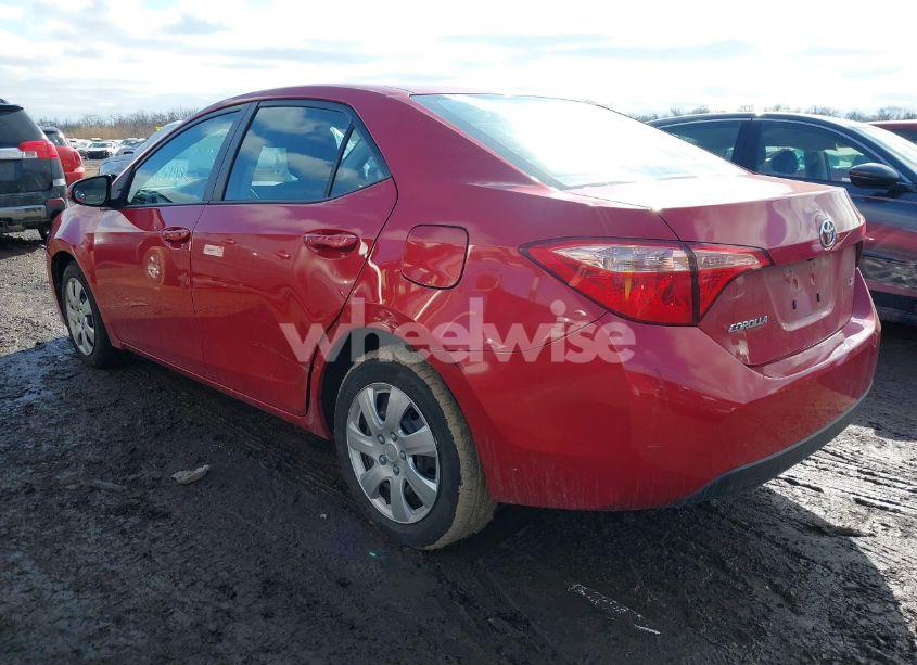 Photo 3 of 2018 Toyota Corolla LE (VIN 2T1BURHEXJC064457)