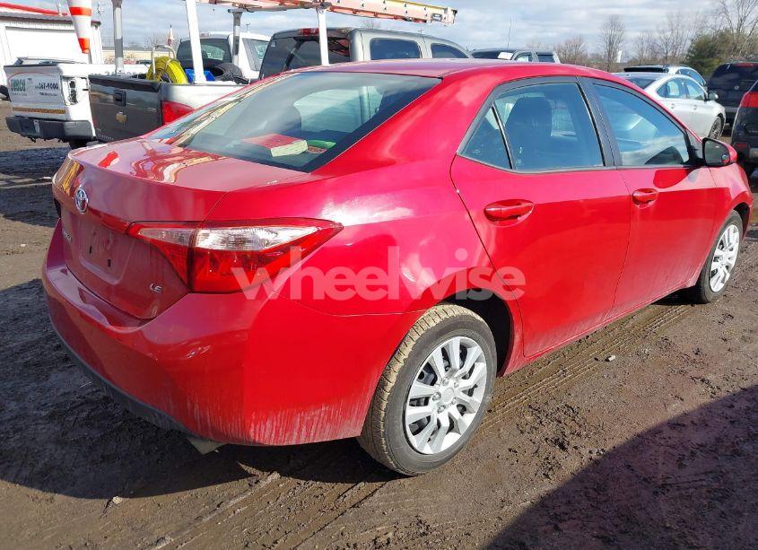 Photo 4 of 2018 Toyota Corolla LE (VIN 2T1BURHEXJC064457)