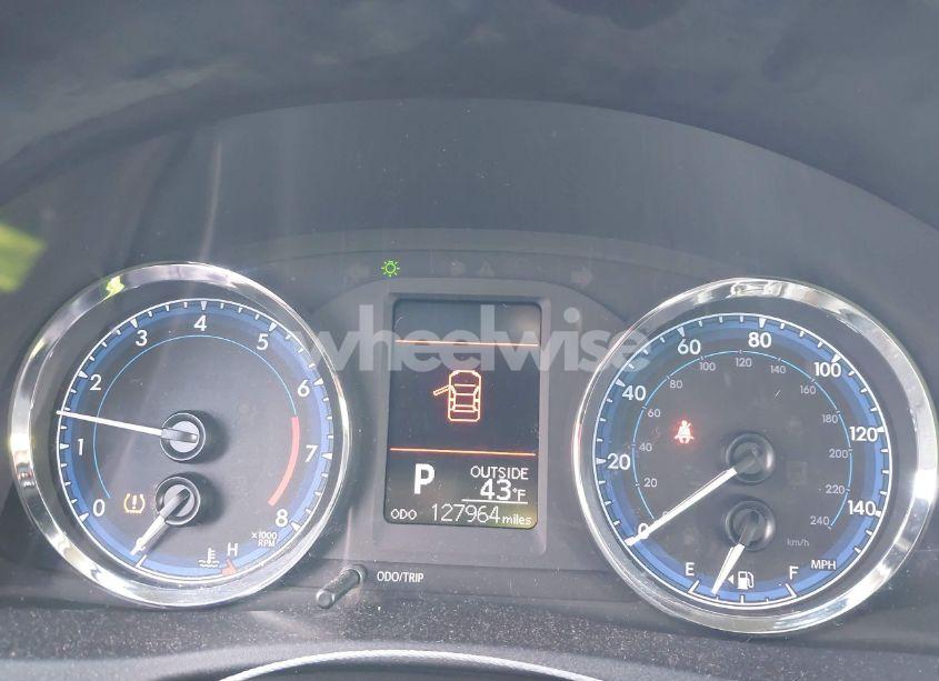 Photo 7 of 2018 Toyota Corolla LE (VIN 2T1BURHEXJC064457)