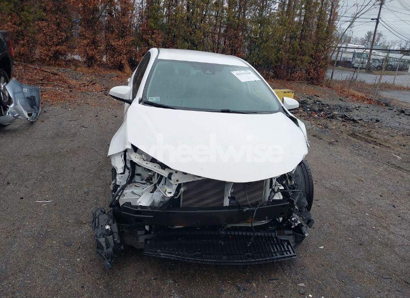 Photo 11 of 2018 Toyota Corolla LE (VIN 2T1BURHEXJC071036)