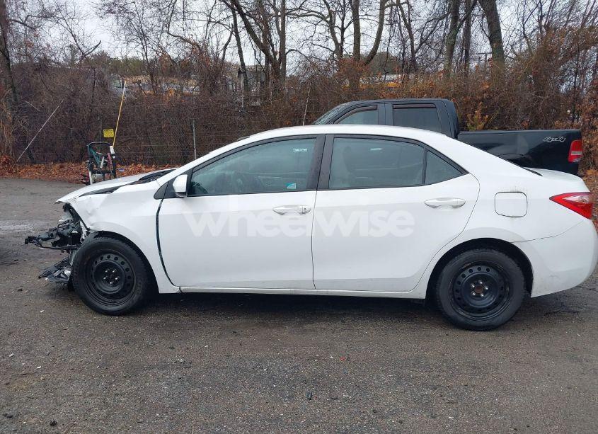 Photo 13 of 2018 Toyota Corolla LE (VIN 2T1BURHEXJC071036)