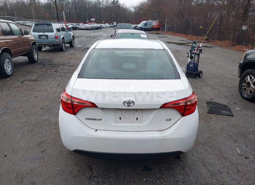 Photo 15 of 2018 Toyota Corolla LE (VIN 2T1BURHEXJC071036)