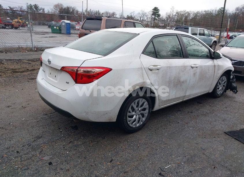 Photo 4 of 2018 Toyota Corolla LE (VIN 2T1BURHEXJC071036)