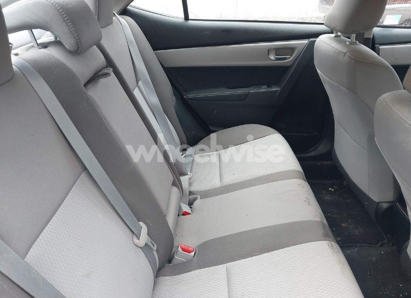 Photo 8 of 2018 Toyota Corolla LE (VIN 2T1BURHEXJC071036)