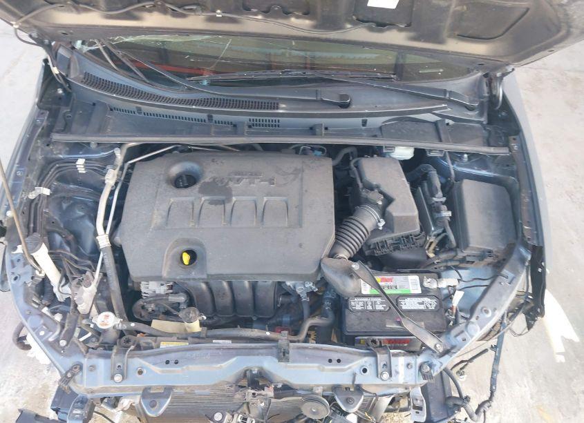 Photo 10 of 2018 Toyota Corolla LE (VIN 2T1BURHEXJC076771)