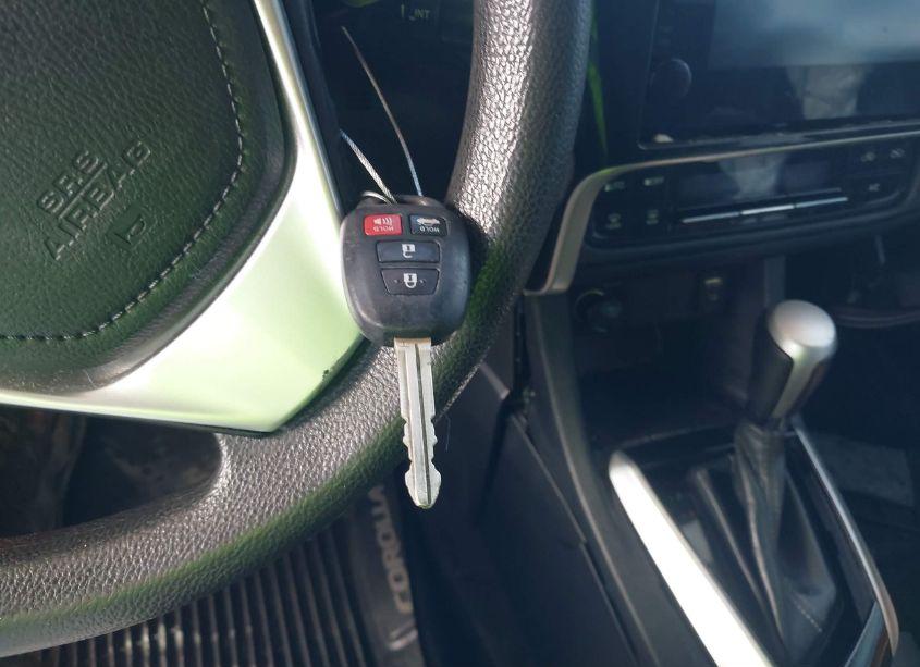 Photo 11 of 2018 Toyota Corolla LE (VIN 2T1BURHEXJC076771)