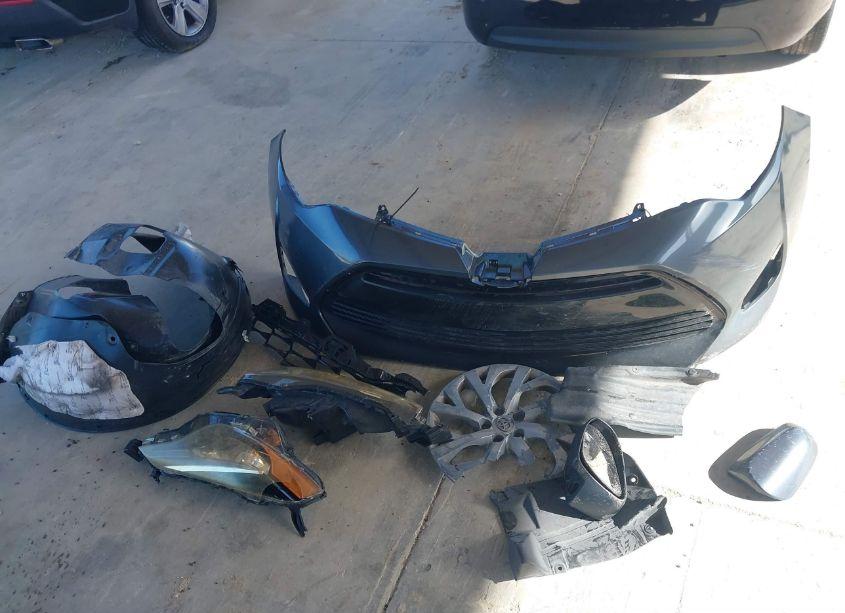 Photo 12 of 2018 Toyota Corolla LE (VIN 2T1BURHEXJC076771)