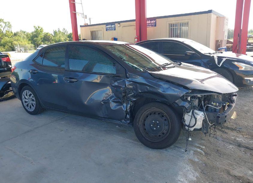 Photo 14 of 2018 Toyota Corolla LE (VIN 2T1BURHEXJC076771)