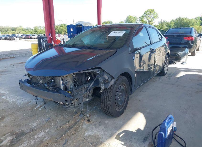 Photo 2 of 2018 Toyota Corolla LE (VIN 2T1BURHEXJC076771)