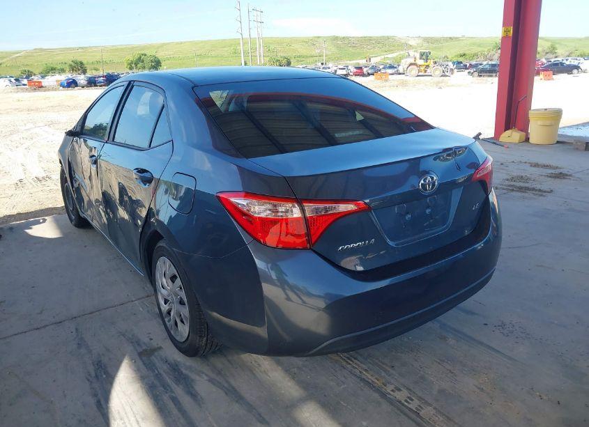 Photo 3 of 2018 Toyota Corolla LE (VIN 2T1BURHEXJC076771)