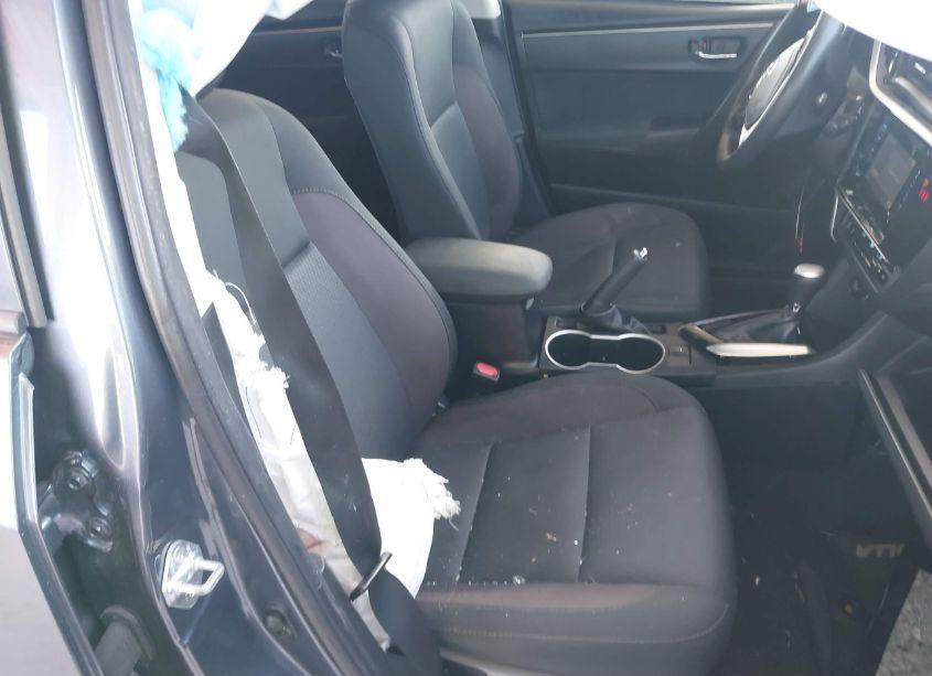 Photo 5 of 2018 Toyota Corolla LE (VIN 2T1BURHEXJC076771)