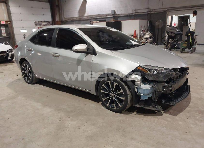 2018 Toyota Corolla SE (VIN 2T1BURHEXJC077757) main photo